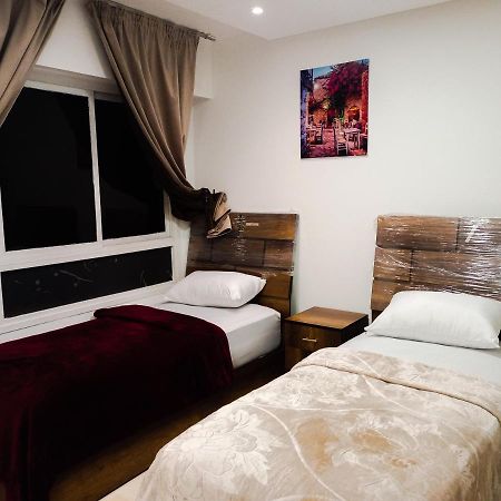Amazing Appartement Au Centre Ville En Face Hilton - Gare Train Tangier Exterior photo