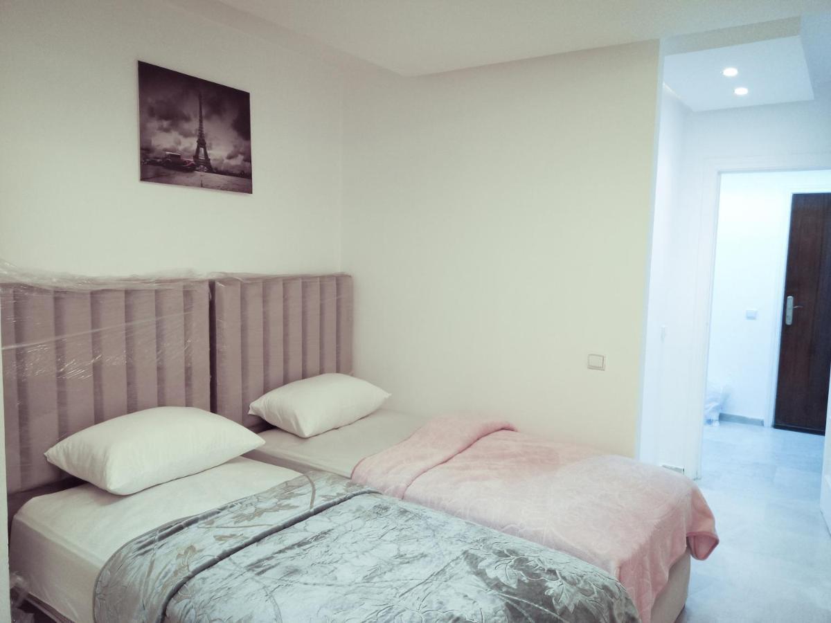 Amazing Appartement Au Centre Ville En Face Hilton - Gare Train Tangier Exterior photo