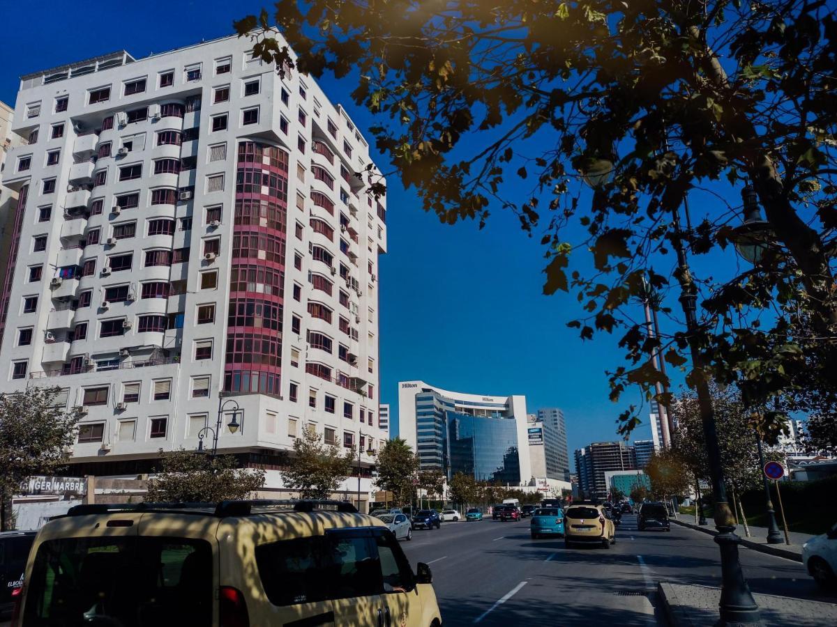 Amazing Appartement Au Centre Ville En Face Hilton - Gare Train Tangier Exterior photo
