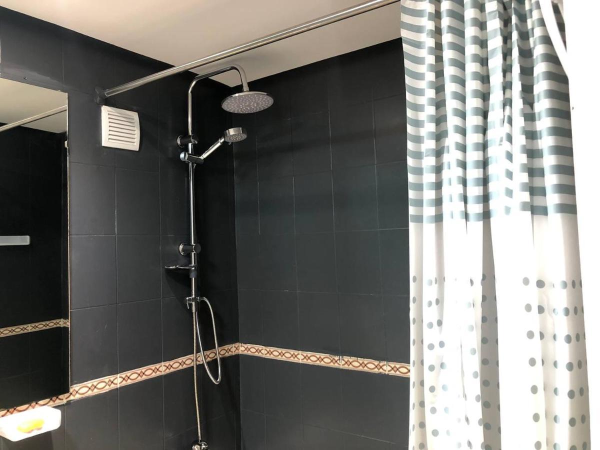 Amazing Appartement Au Centre Ville En Face Hilton - Gare Train Tangier Exterior photo