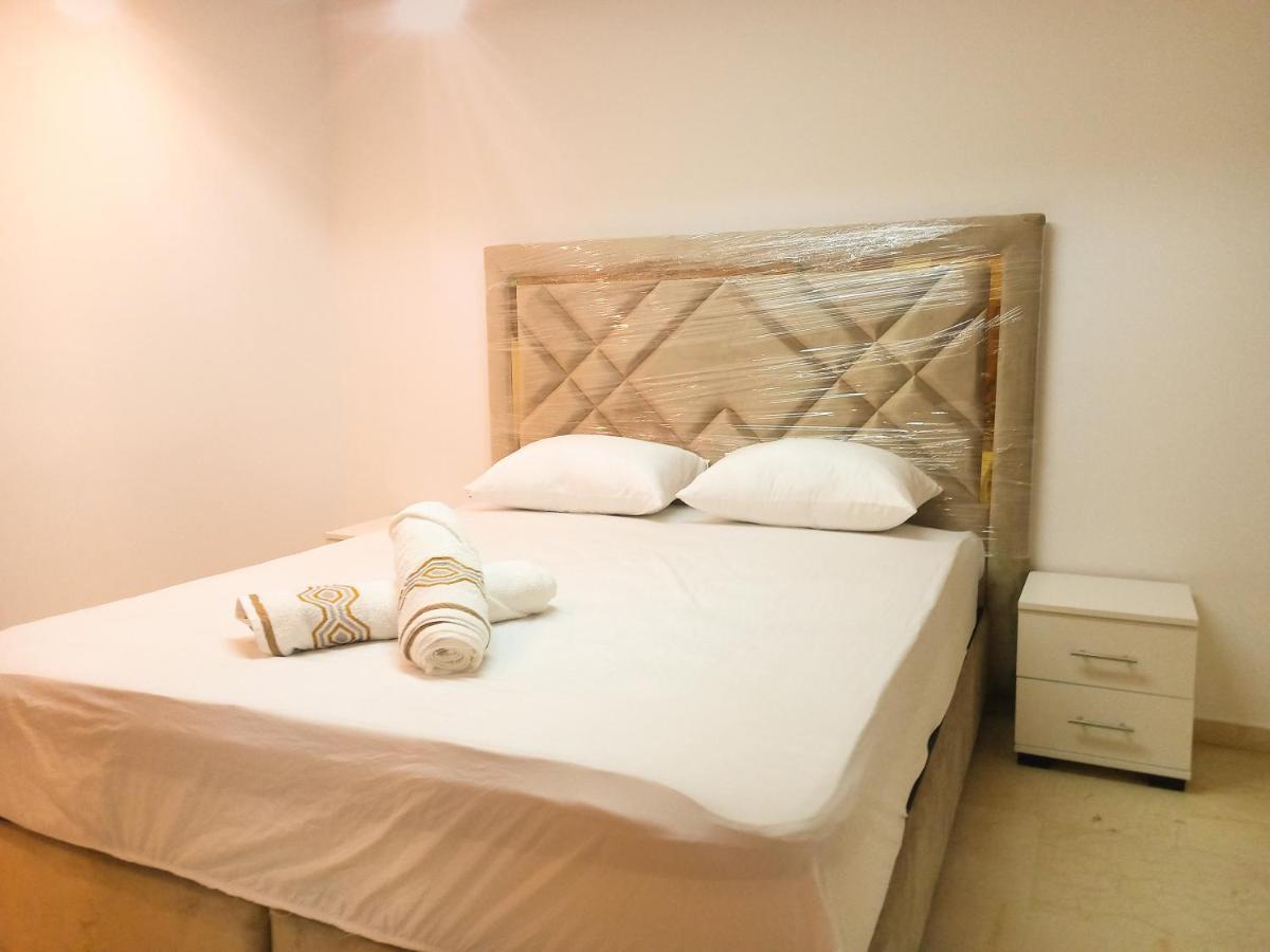 Amazing Appartement Au Centre Ville En Face Hilton - Gare Train Tangier Exterior photo